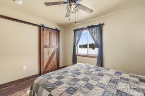 1 bedroom, iron/ironing board, WiFi, bed sheets