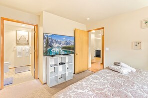 2 bedrooms, iron/ironing board, bed sheets