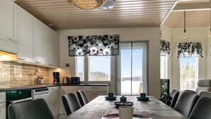 Uklassifisert bilde, 2 av 22, knapp