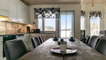 Réfrigérateur, micro-ondes, lave-vaisselle