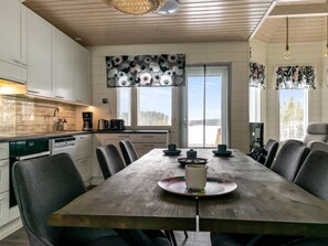 Fridge, microwave, dishwasher, cookware/dishes/utensils