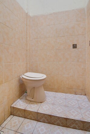 Twin Room | Bathroom