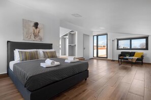 3 bedrooms, iron/ironing board, travel cot, free WiFi