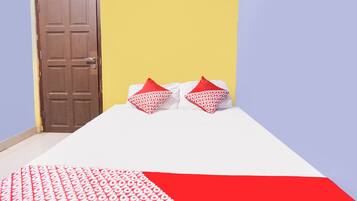 Klassieke tweepersoonskamer | Een laptopwerkplek, gratis wifi, beddengoed