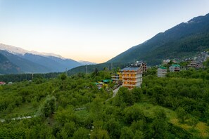 Exterior - The Social Stays Manali (Manali)