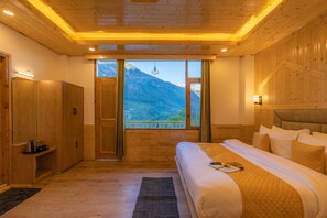 Deluxe Double Room | Free WiFi, bed sheets - The Social Stays Manali (Manali)