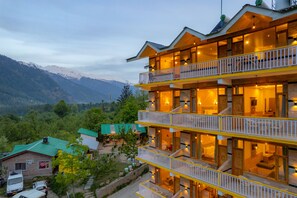 Exterior - The Social Stays Manali (Manali)