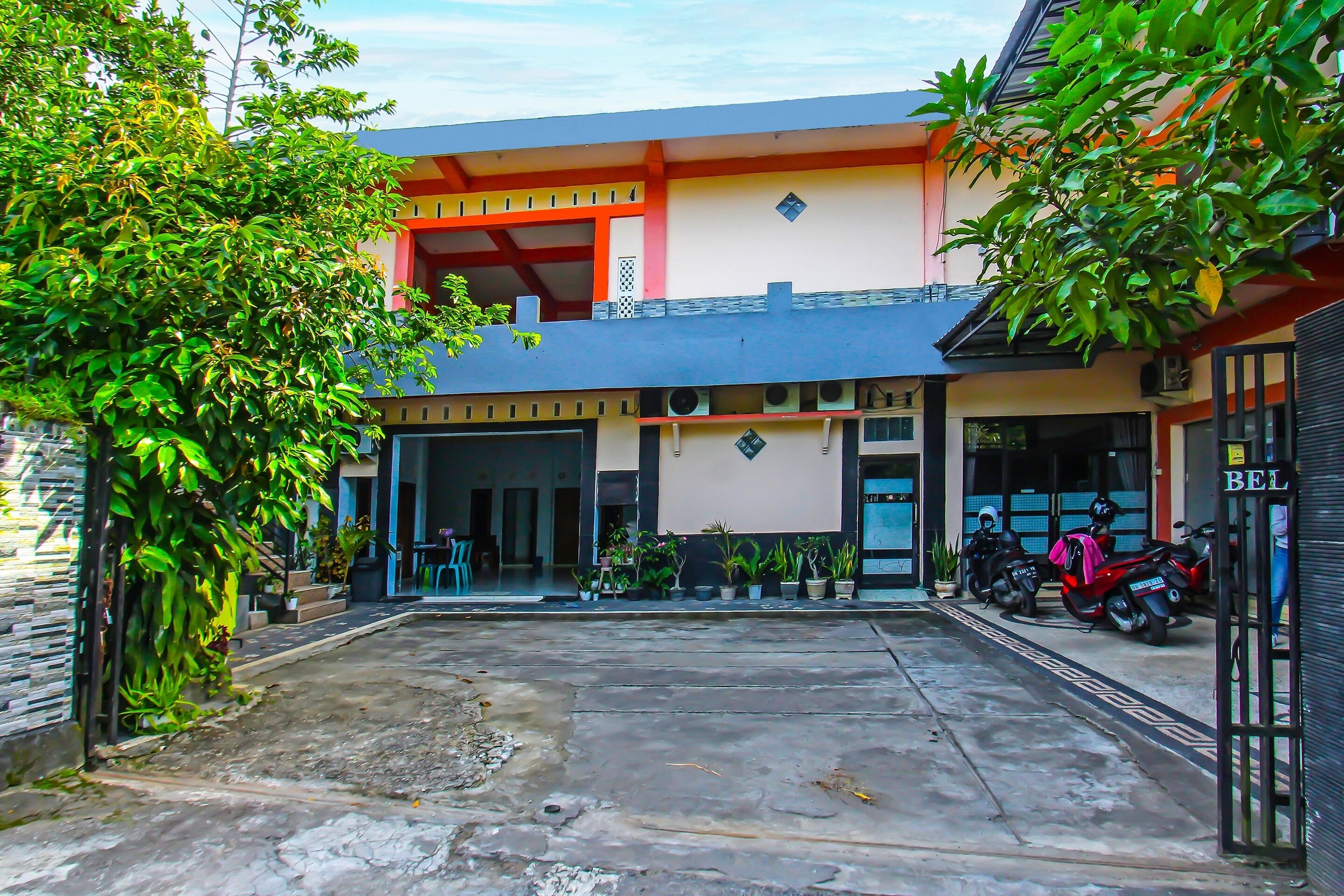 OYO 92095 Wisma Dhana Syariah