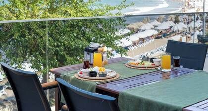 Tropic Beach Club Side