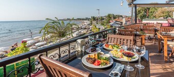 Tropic Beach Club Side