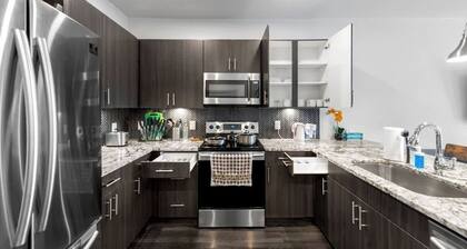 Apt 335 · Luxury 2Bd Queen Unit | Free Parking |Hwy121| TPC