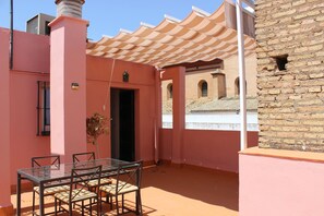 غرفة ديلوكس مستويين | شرفة/رواق