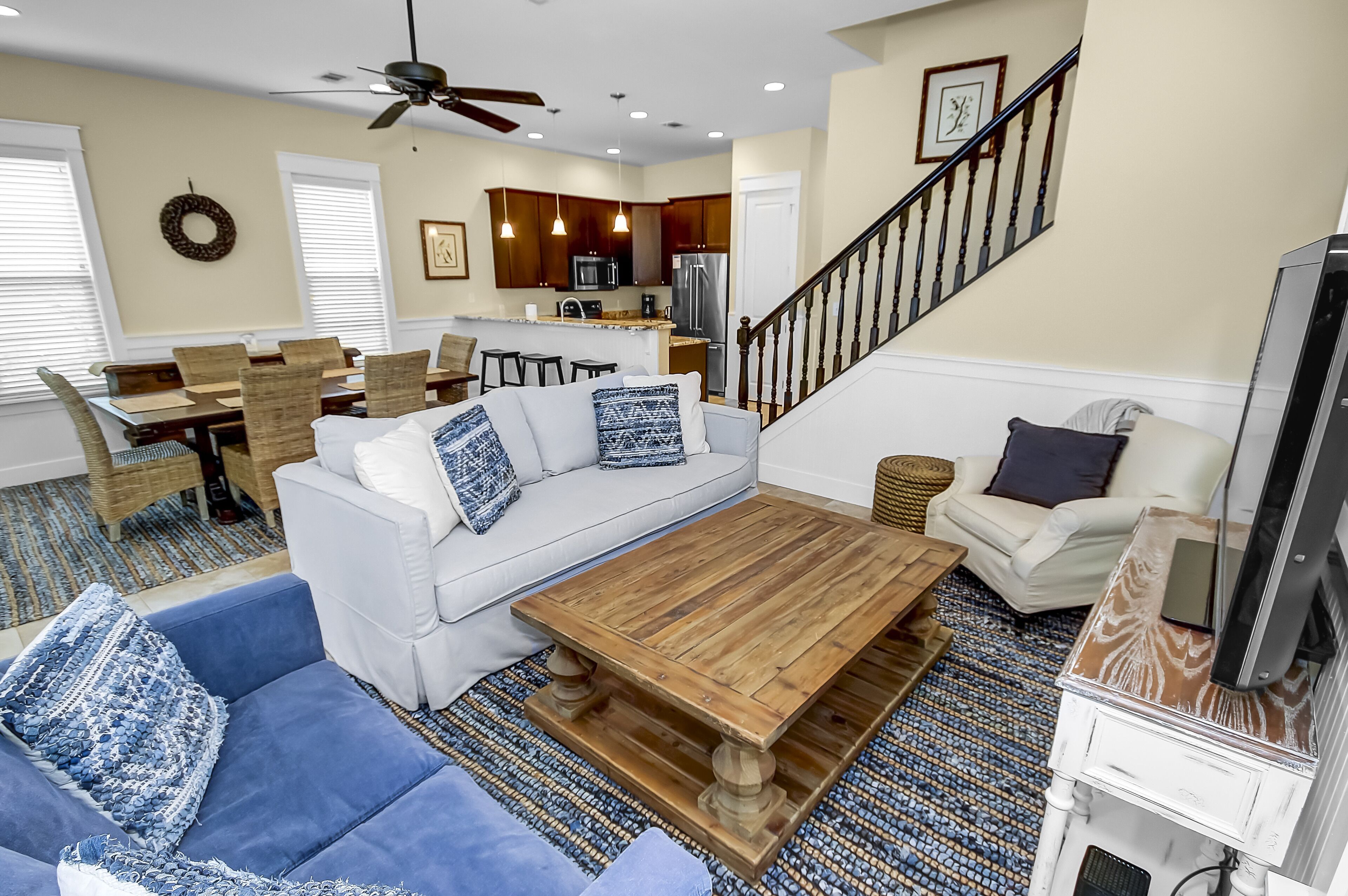 A Classic Beach Cottage on Classic Court in Gulf Place Steps from Beach!