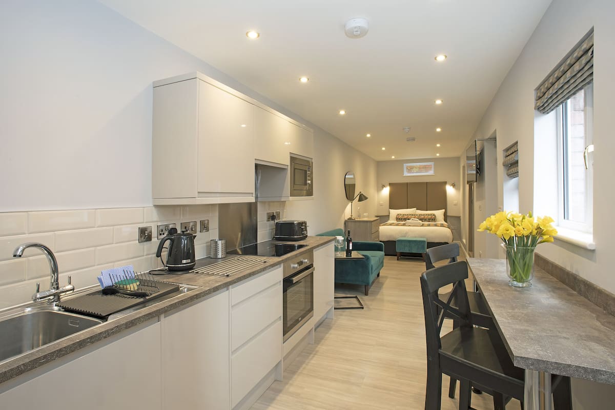 Executive Apartment | 2 bedrooms, in-room safe, desk, iron/ironing board