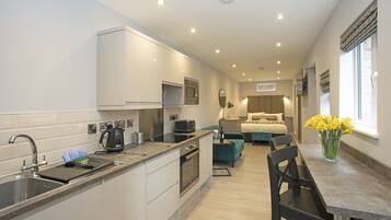 In-room safe, desk, iron/ironing board, free WiFi