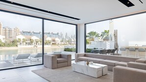 Living room - Luxurious sea Front Villa With Private Pool (Dubai)