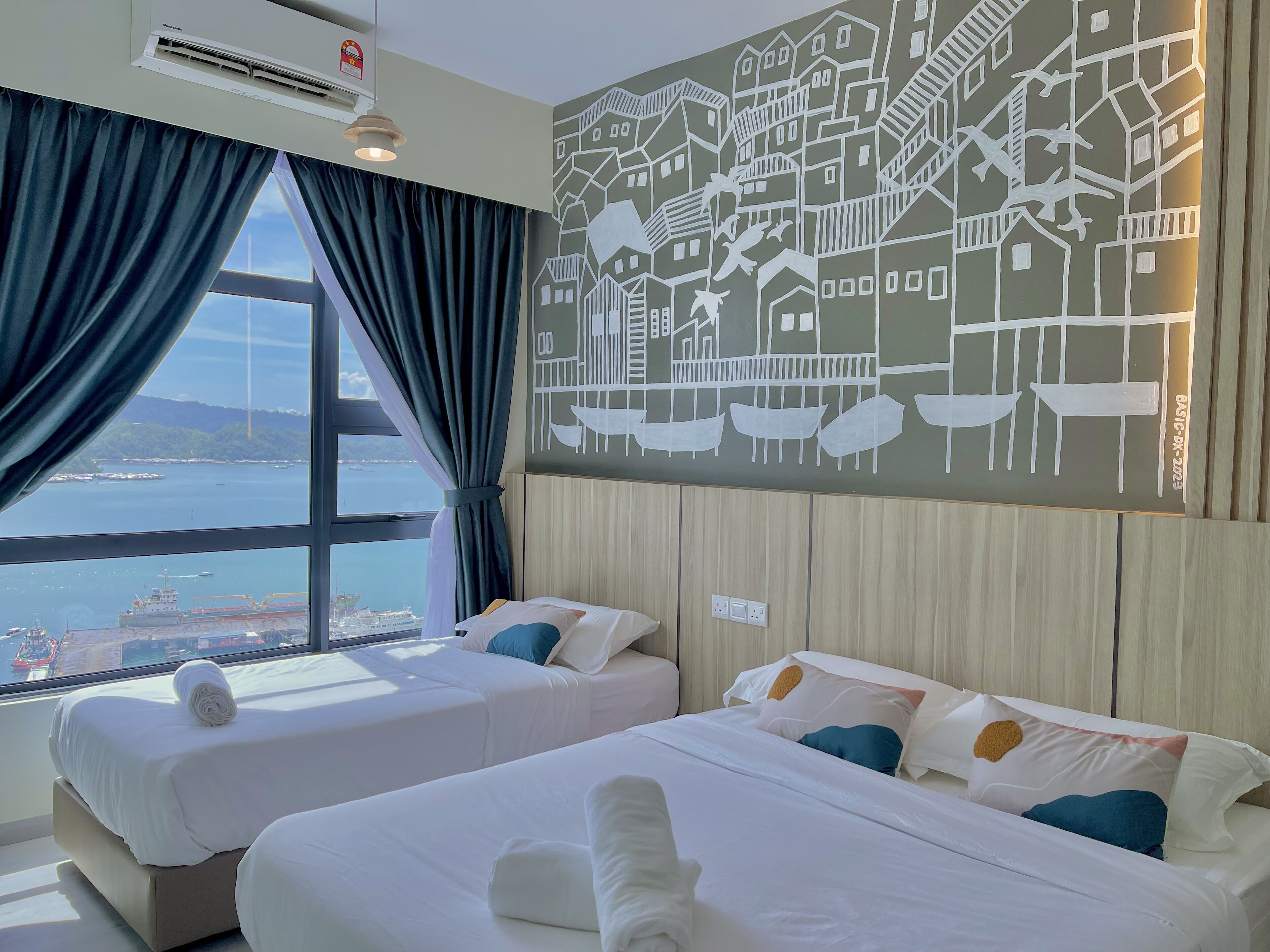 Seaview JQ3A 2R1B 5pax Suria Mall, Gaya Street