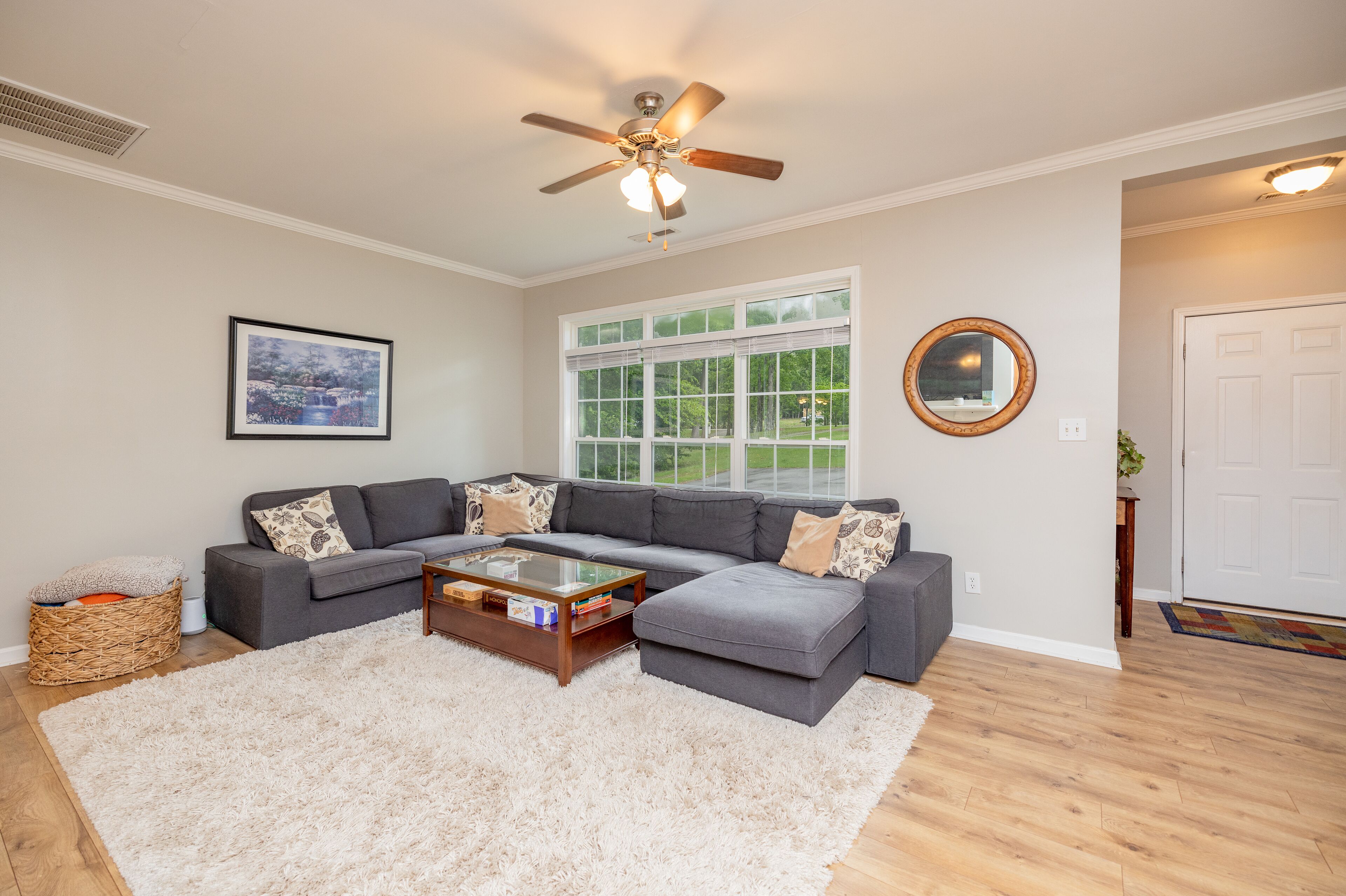 SPACIOUS Lakefront Home, 6BR, PET Friendly, Dock, Firepit