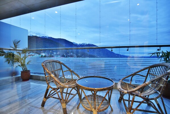 Deluxe Room | Mountain view - DHAULADHAR HILLS RESORTS (Dharamshala)