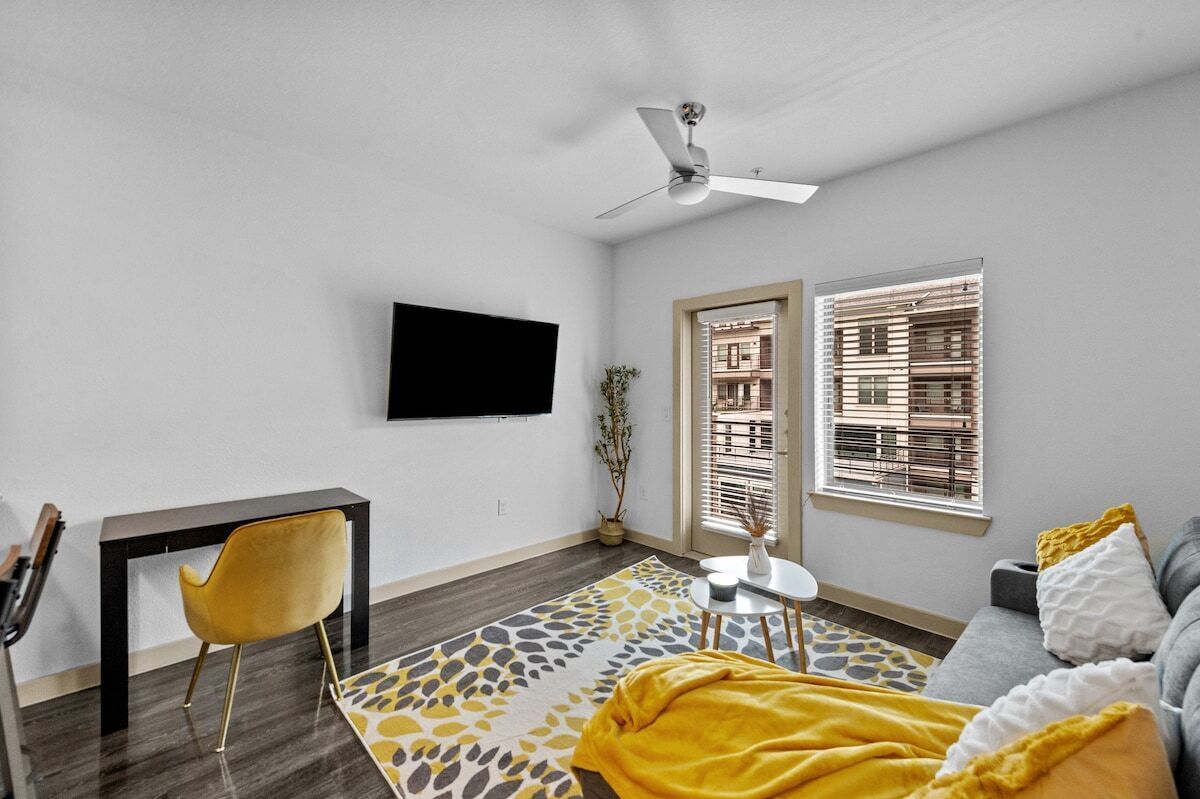 Apt 346 · Luxury King Suite/Pool | Free Parking | On Hwy121