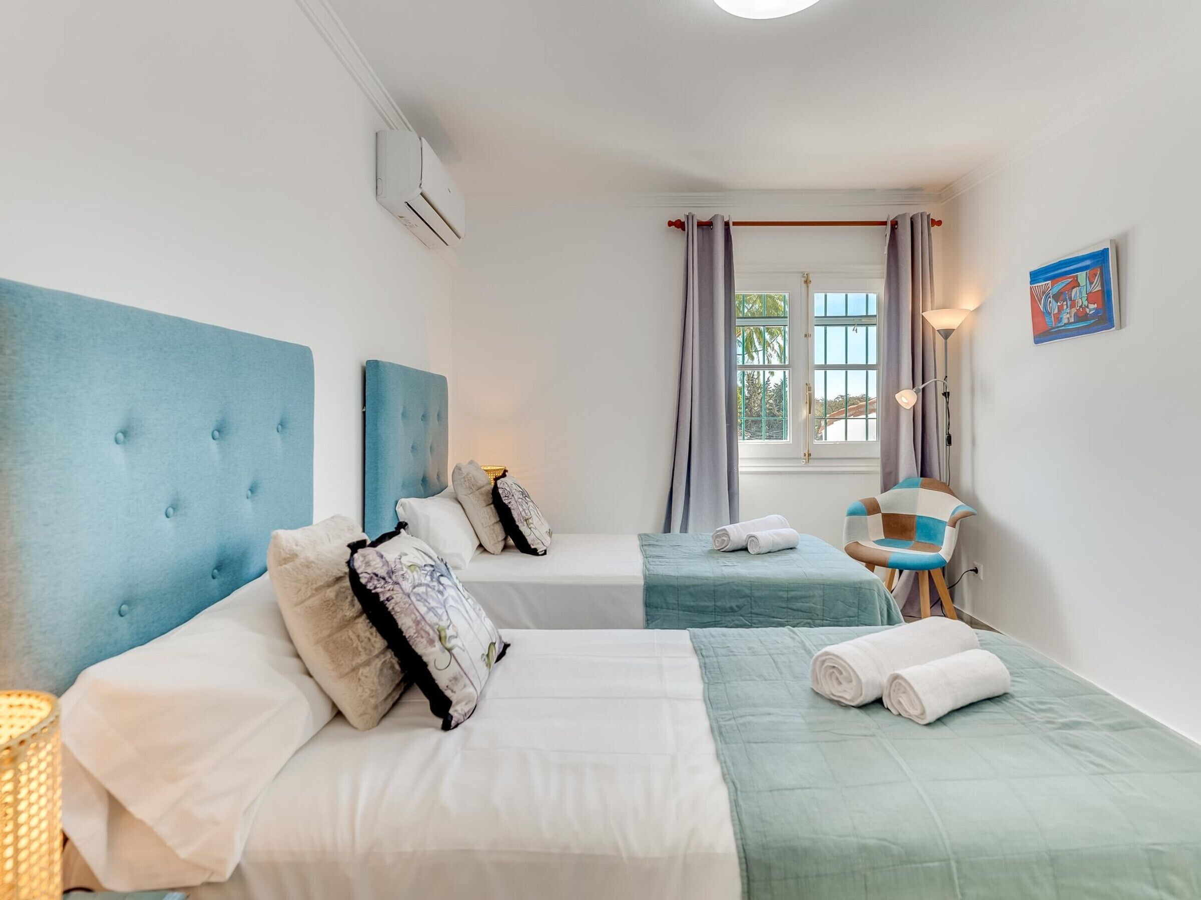 4 bedrooms, free WiFi, bed sheets