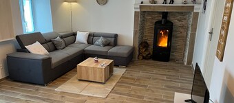 Charming Farmhouse Retreat: Farm Life, Wildlife & Scenic Views, Perfect for Family Holidays