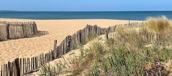 Coastal Villa with Garden, Near Beach & Casino – Sleeps 6, Pet Friendly