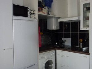Frigorifero, microonde, forno, lavastoviglie