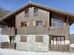 Exterior - Cozy 3-Room Cabin, 6 Guests, Near Spa & Ski Bus (Les Carroz d'Arâches)
