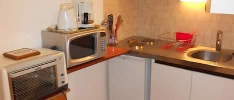 Microwave, oven, coffee/tea maker