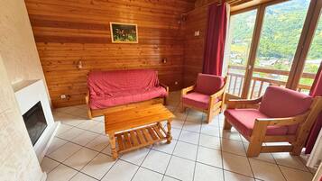 Télévision, cheminée