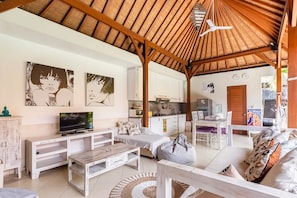 Smart TV, books, stereo