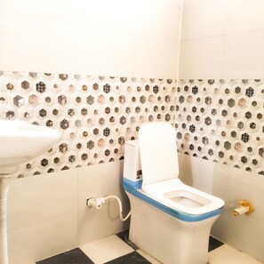 Family Quadruple Room | Bathroom
