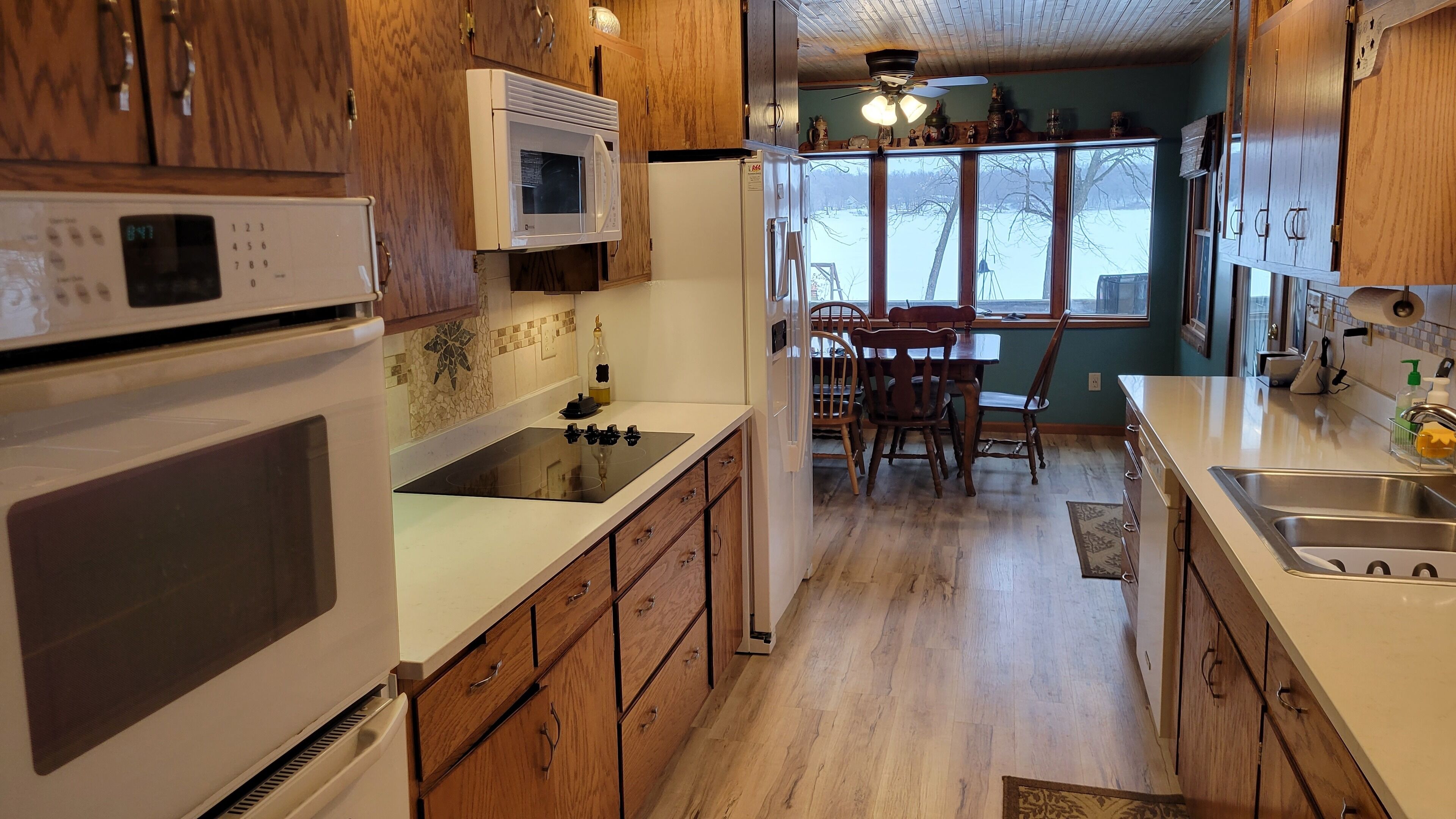 Larger Home on low traffic Lake