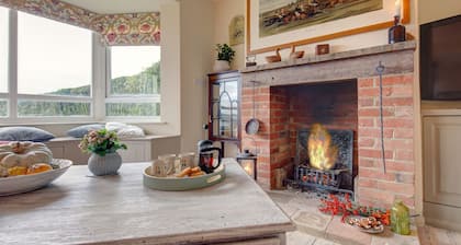 No 1 , Sparham Hall - sleeps 5 guests in 3 bedrooms