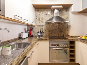 Køleskab, mikrobølgeovn, ovn, opvaskemaskine