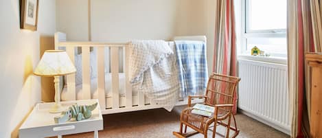 3 bedrooms, desk, free WiFi, bed sheets