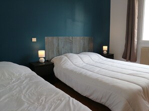 2 bedrooms