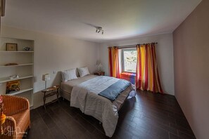 1 chambre, bureau, fer et planche à repasser, Wi-Fi gratuit