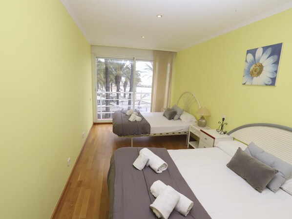 3 bedrooms, WiFi, bed sheets