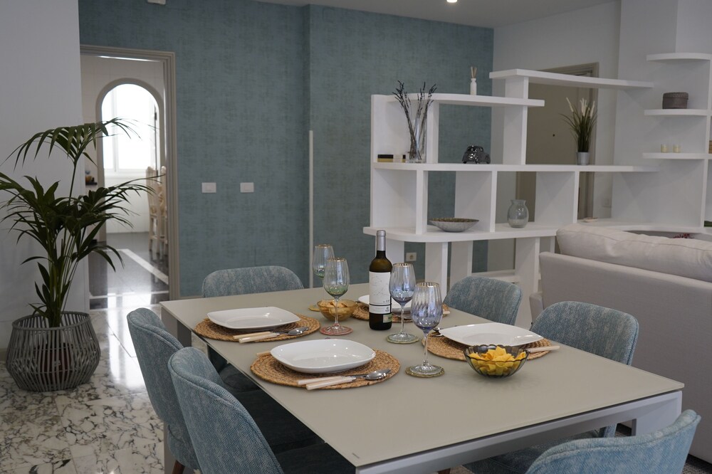 Plaza España Suite, flat in the city centre and 5 min walk to Las Canteras beach