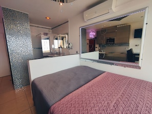 Free WiFi - Air-conditioned studio for 2 with parking and wifi (Cap d'Agde naturisme)