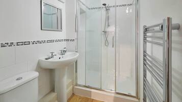 Shower, towels, shampoo