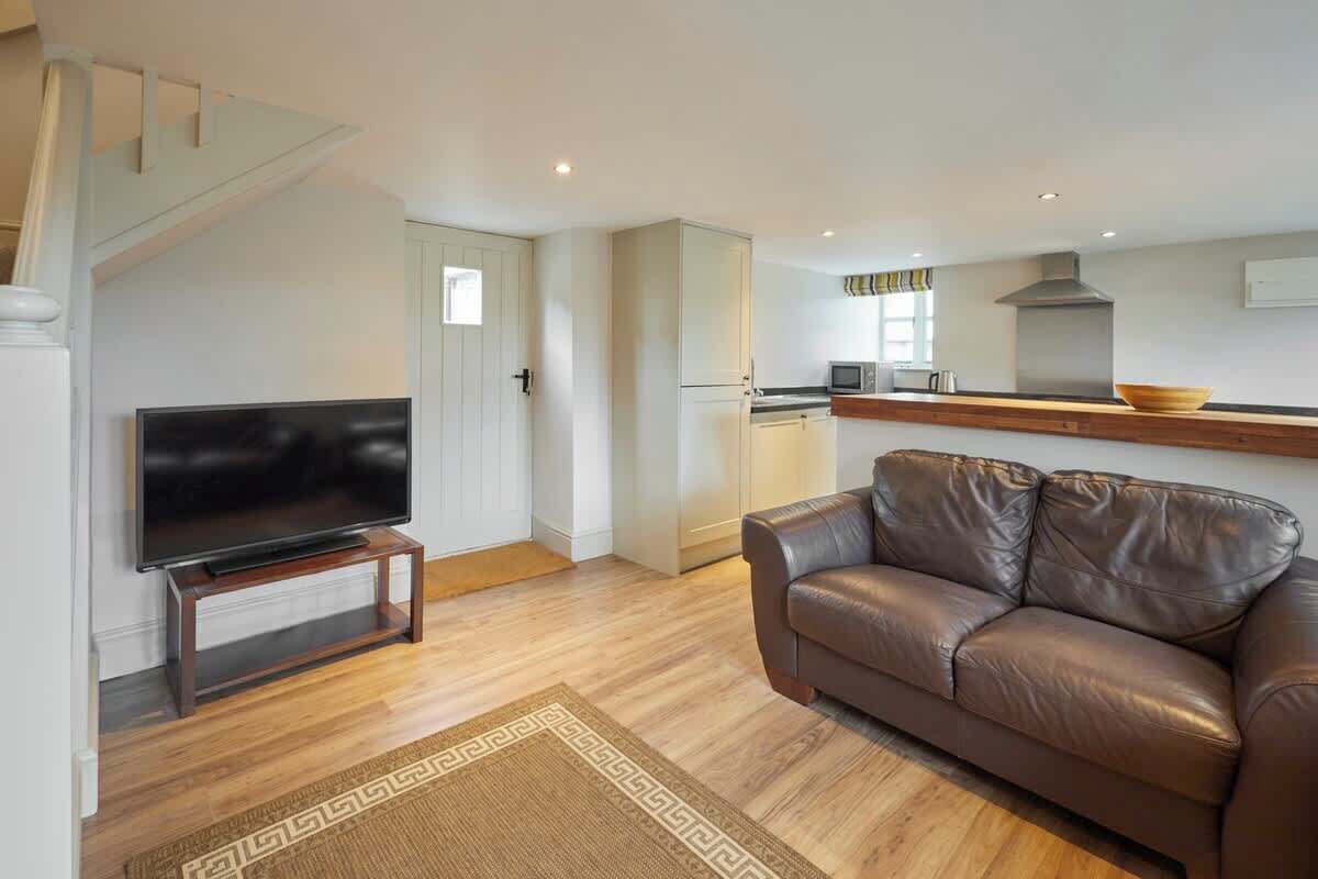 Flat-screen TV, offices