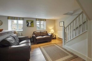 Flatskjerm-TV og kontorer