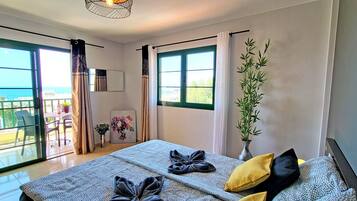 3 slaapkamers, een strijkplank/strijkijzer, gratis wifi, beddengoed