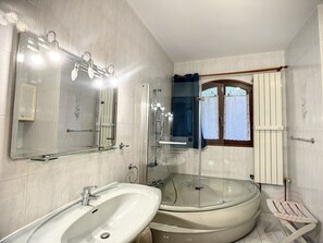 Hair dryer - House F4 with terrace, parking and pets allowed (Lamalou-les-Bains)