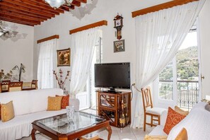 TV - Neoclassical Splendor, Unique Experience in Leros (Spilia)