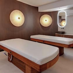 Couples treatment room(s), sauna, steam room, body treatments