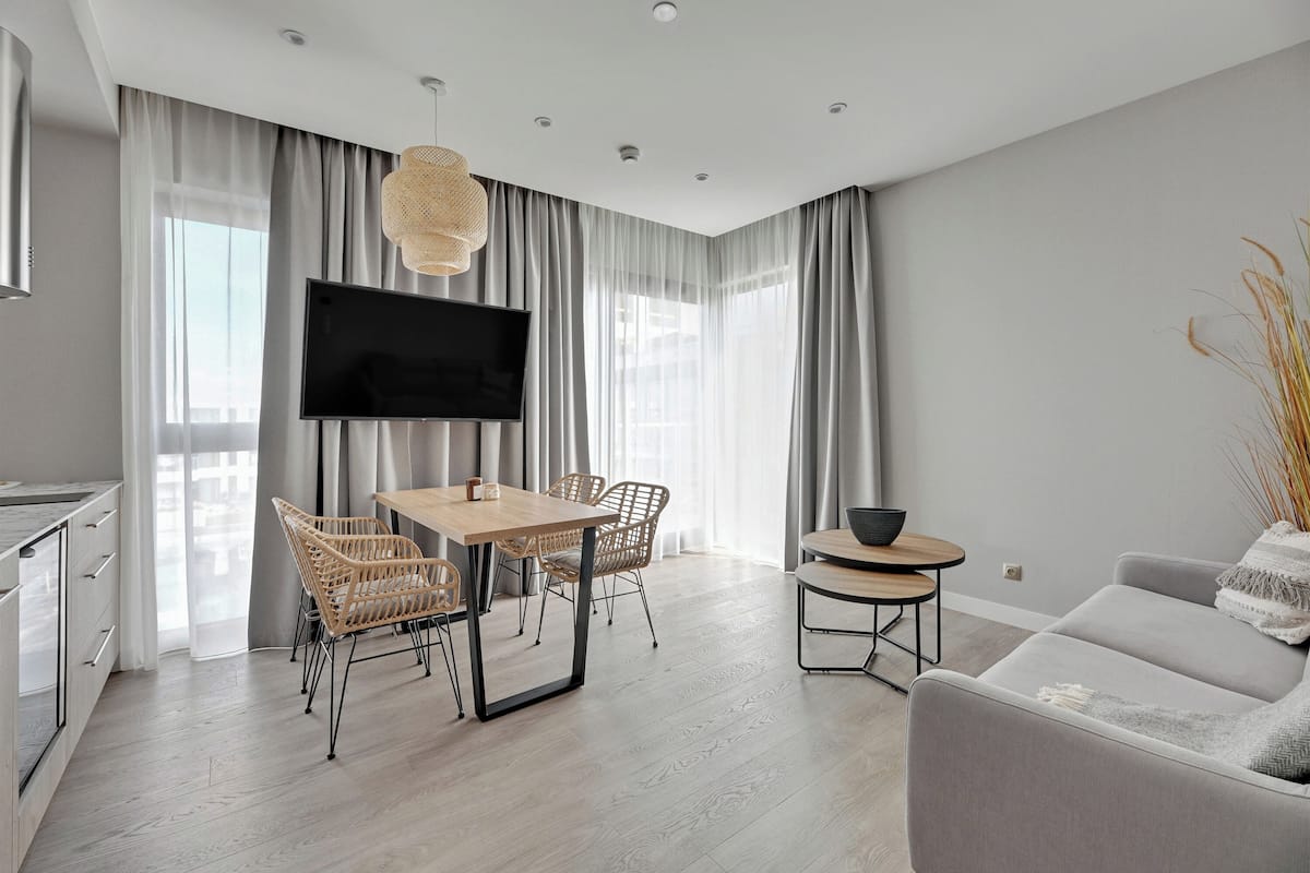 Standard Apartment, 1 Bedroom, Non Smoking, Terrace | 1 bedroom, in-room safe, iron/ironing board, free WiFi